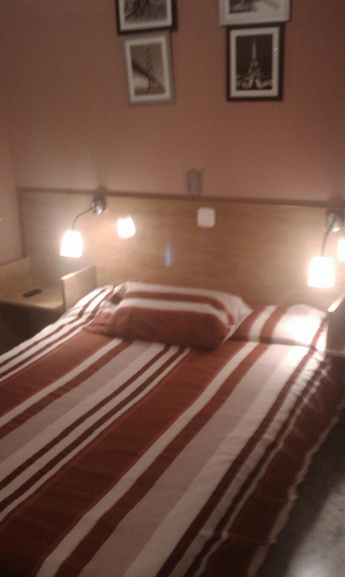 Hostal Neptuno Касерес Экстерьер фото