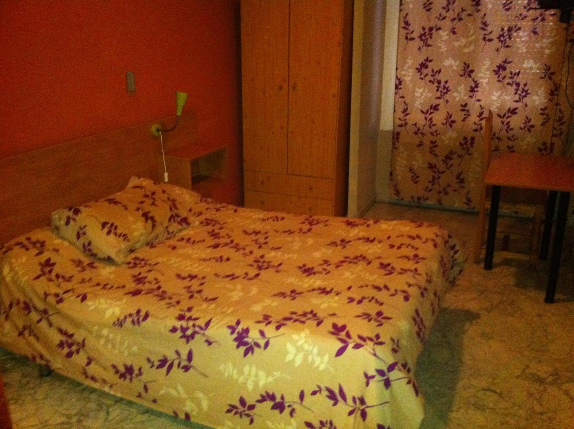 Hostal Neptuno Касерес Экстерьер фото