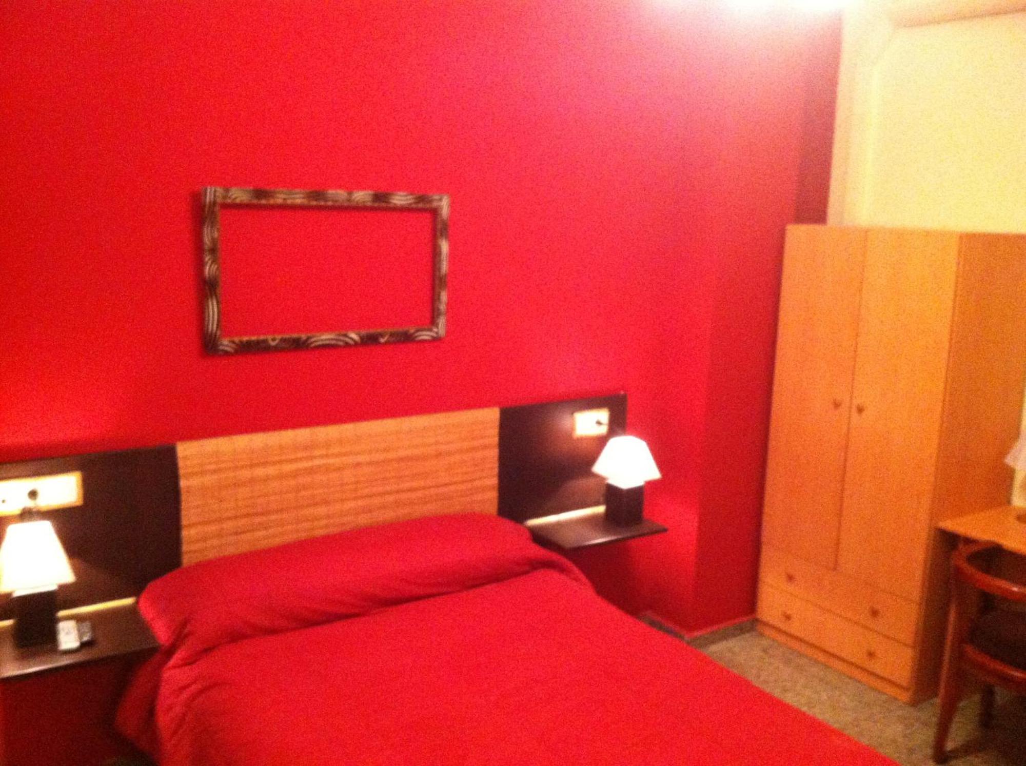 Hostal Neptuno Касерес Экстерьер фото