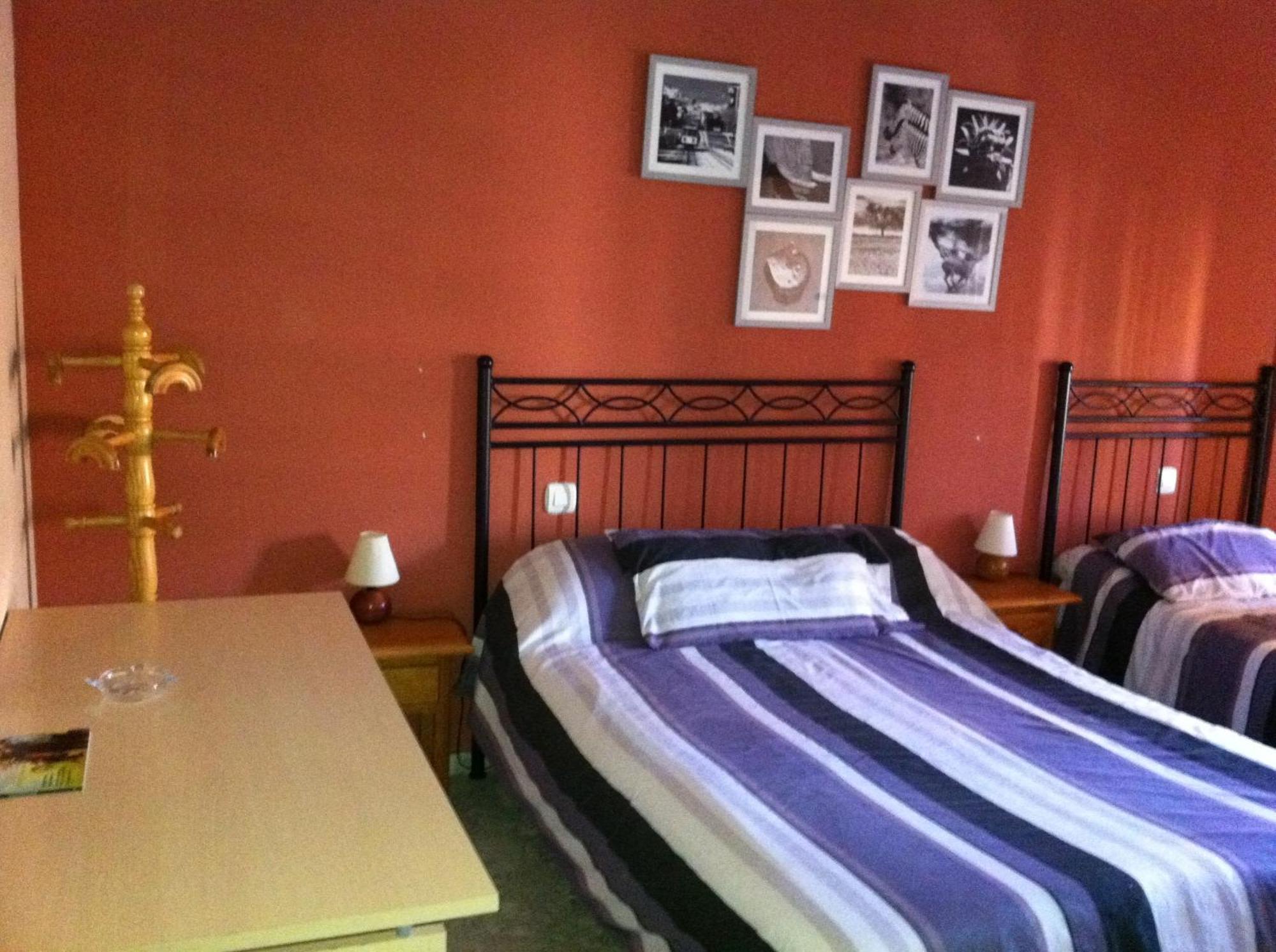 Hostal Neptuno Касерес Экстерьер фото