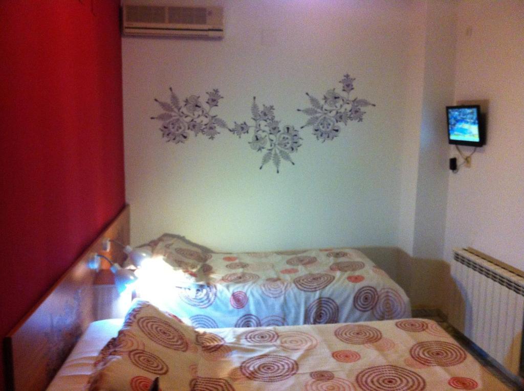 Hostal Neptuno Касерес Номер фото