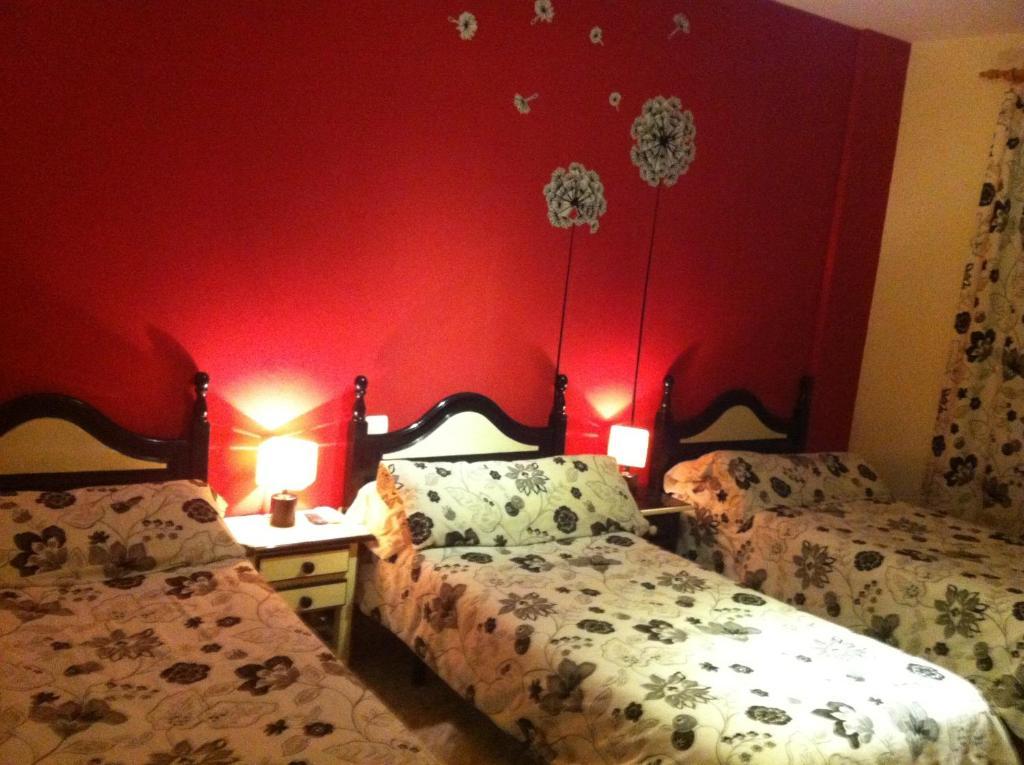Hostal Neptuno Касерес Номер фото