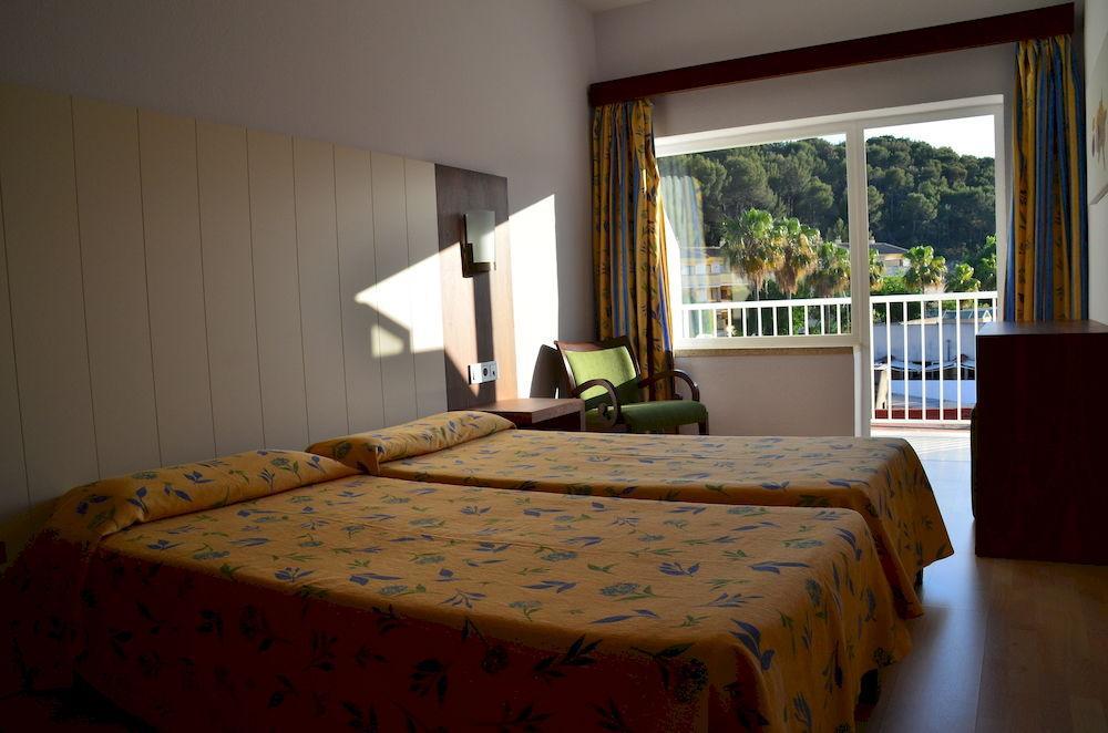 Hostal Neptuno Касерес Экстерьер фото