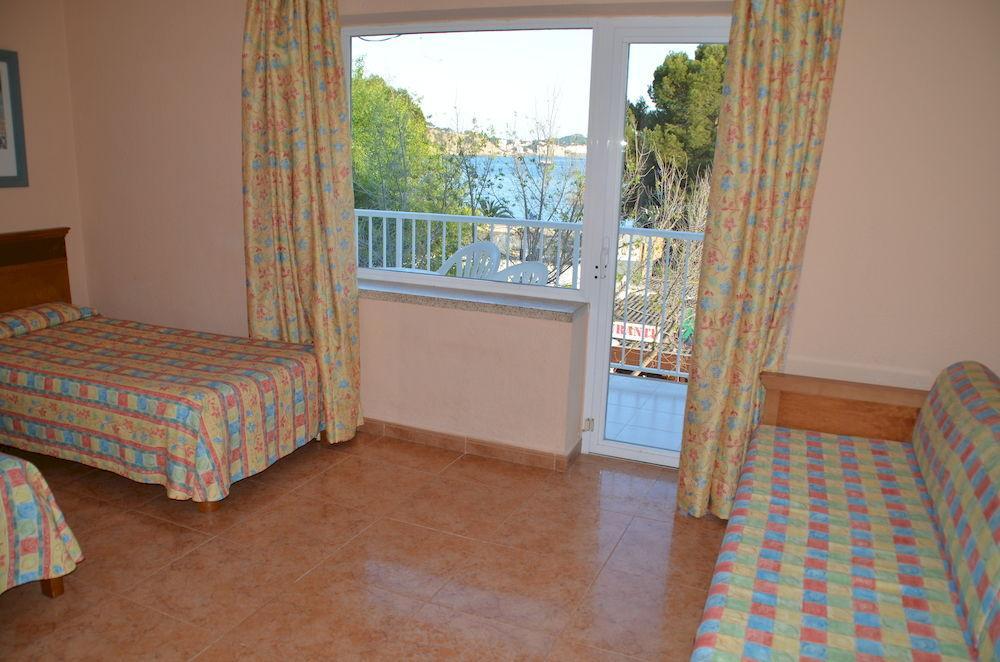 Hostal Neptuno Касерес Экстерьер фото