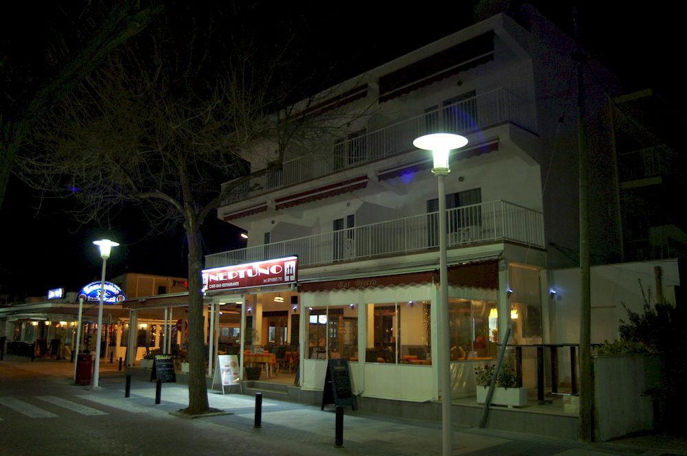 Hostal Neptuno Касерес Экстерьер фото