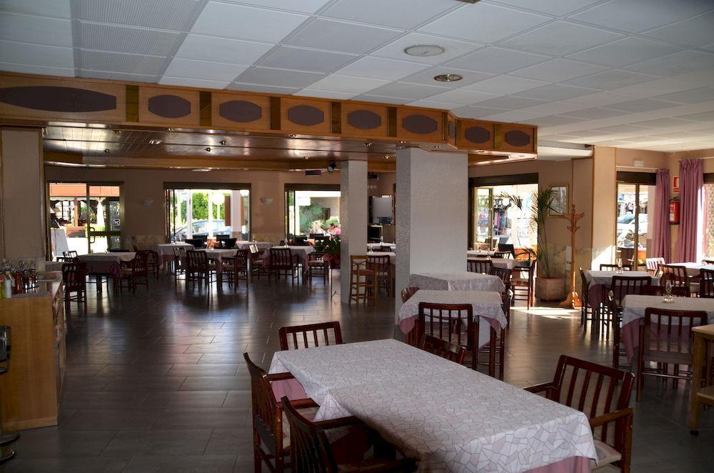 Hostal Neptuno Касерес Экстерьер фото