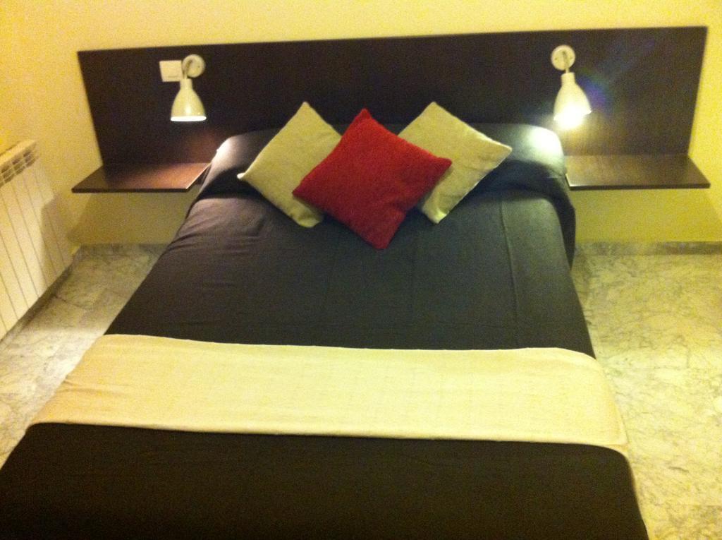 Hostal Neptuno Касерес Экстерьер фото
